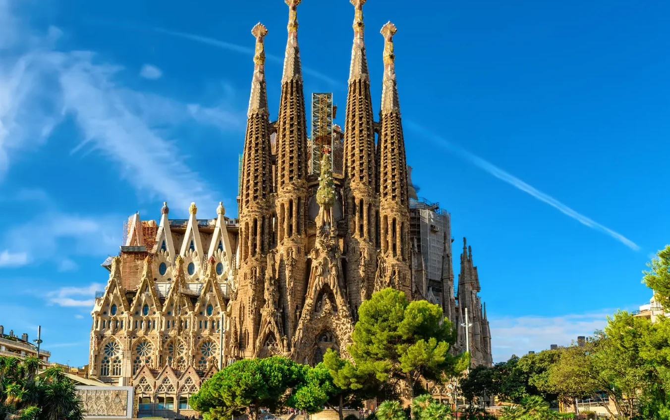 El auge de la arquitectura moderna española: de la visión de Gaudí a la innovación contemporánea